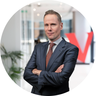 Viktor Nossek + ' ' + Responsable de l’intelligence stratégique en investissement et produits